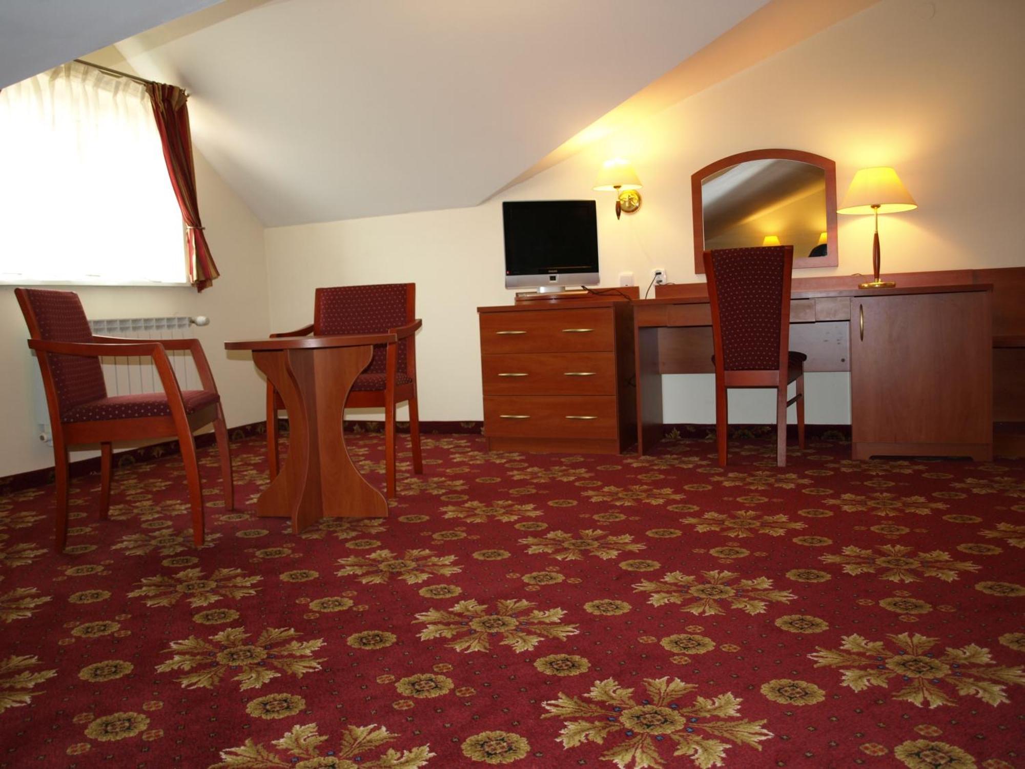 Hotel Relaks Wola Ducka Exteriör bild