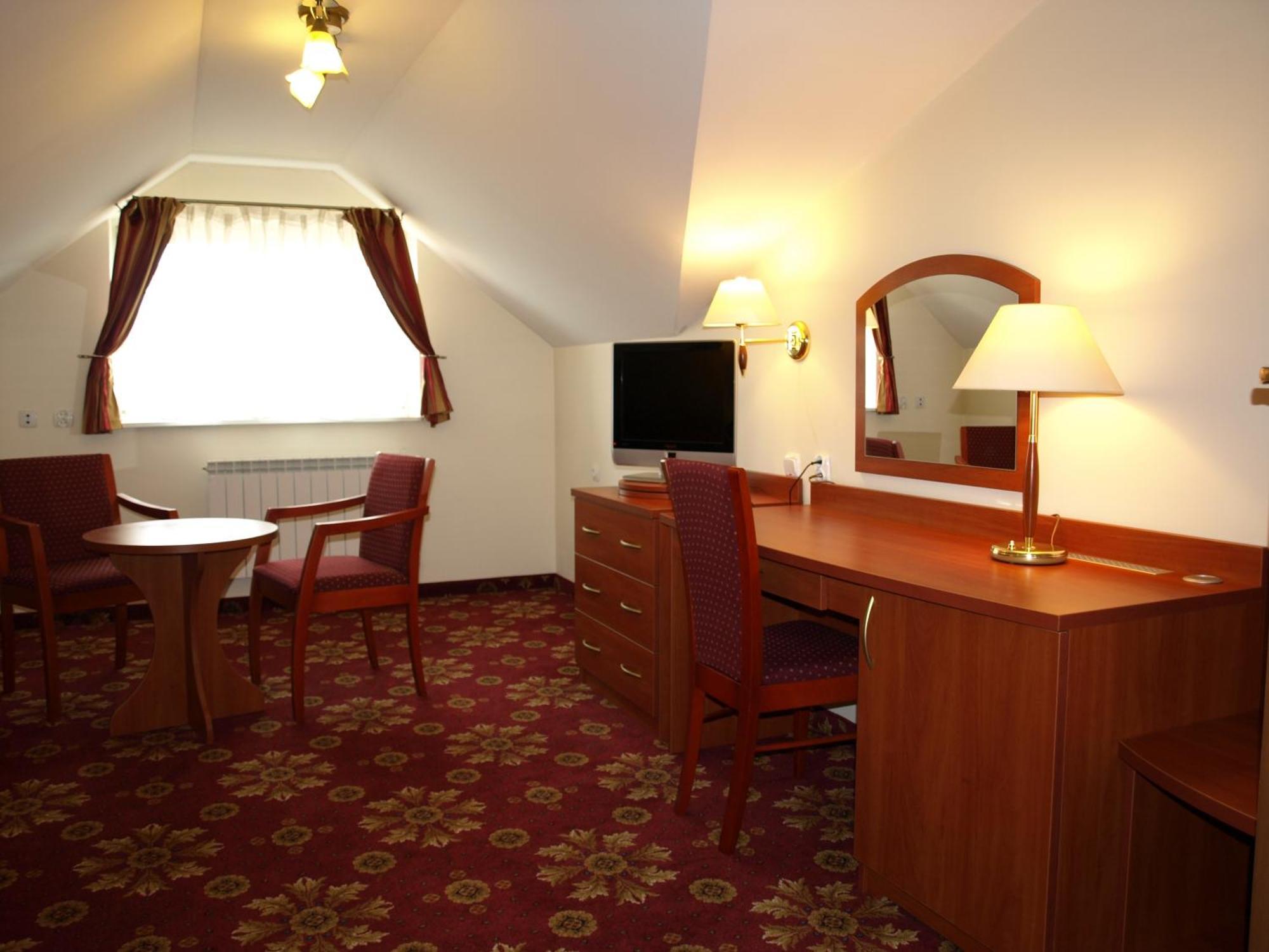 Hotel Relaks Wola Ducka Exteriör bild