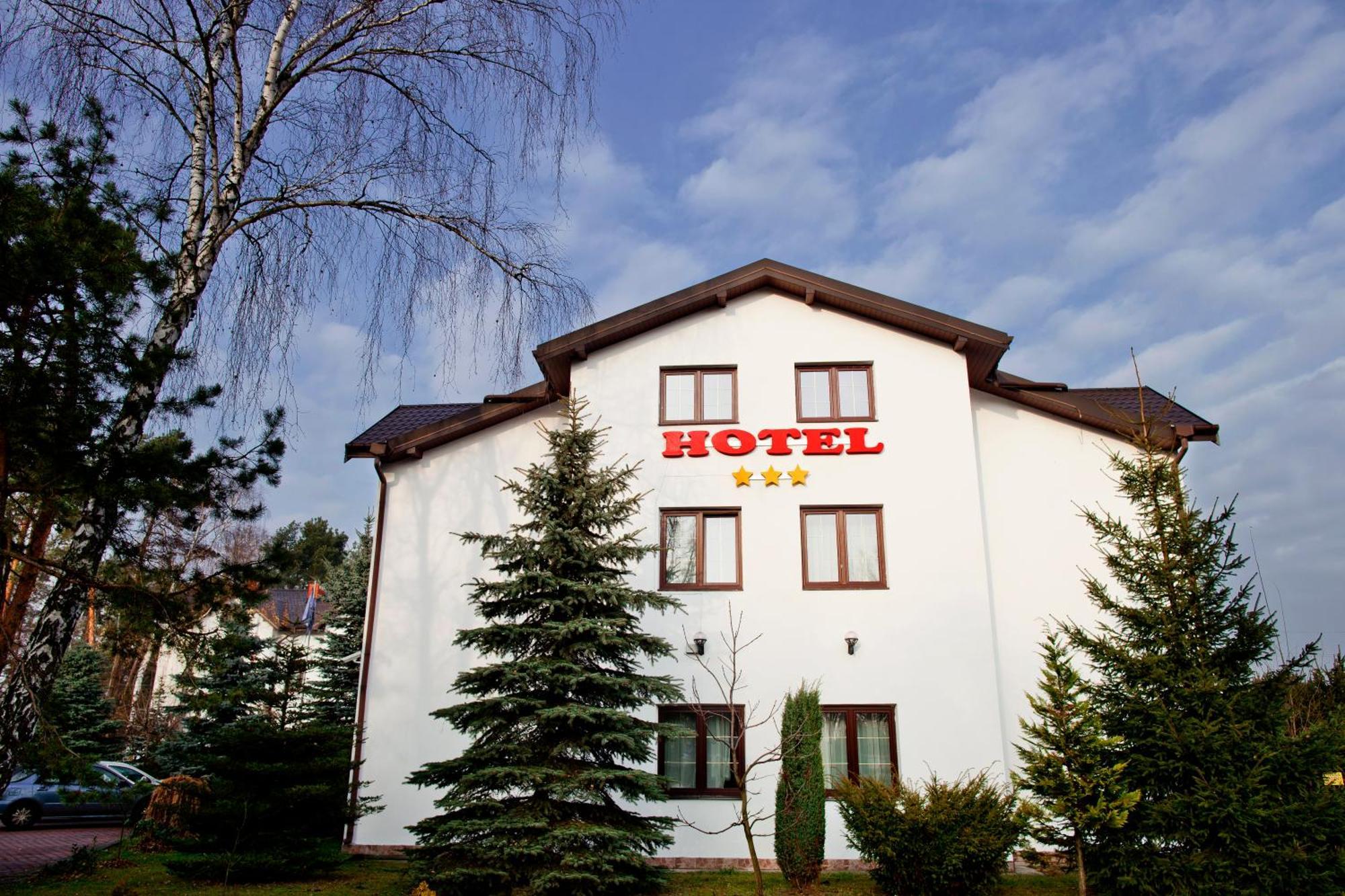 Hotel Relaks Wola Ducka Exteriör bild