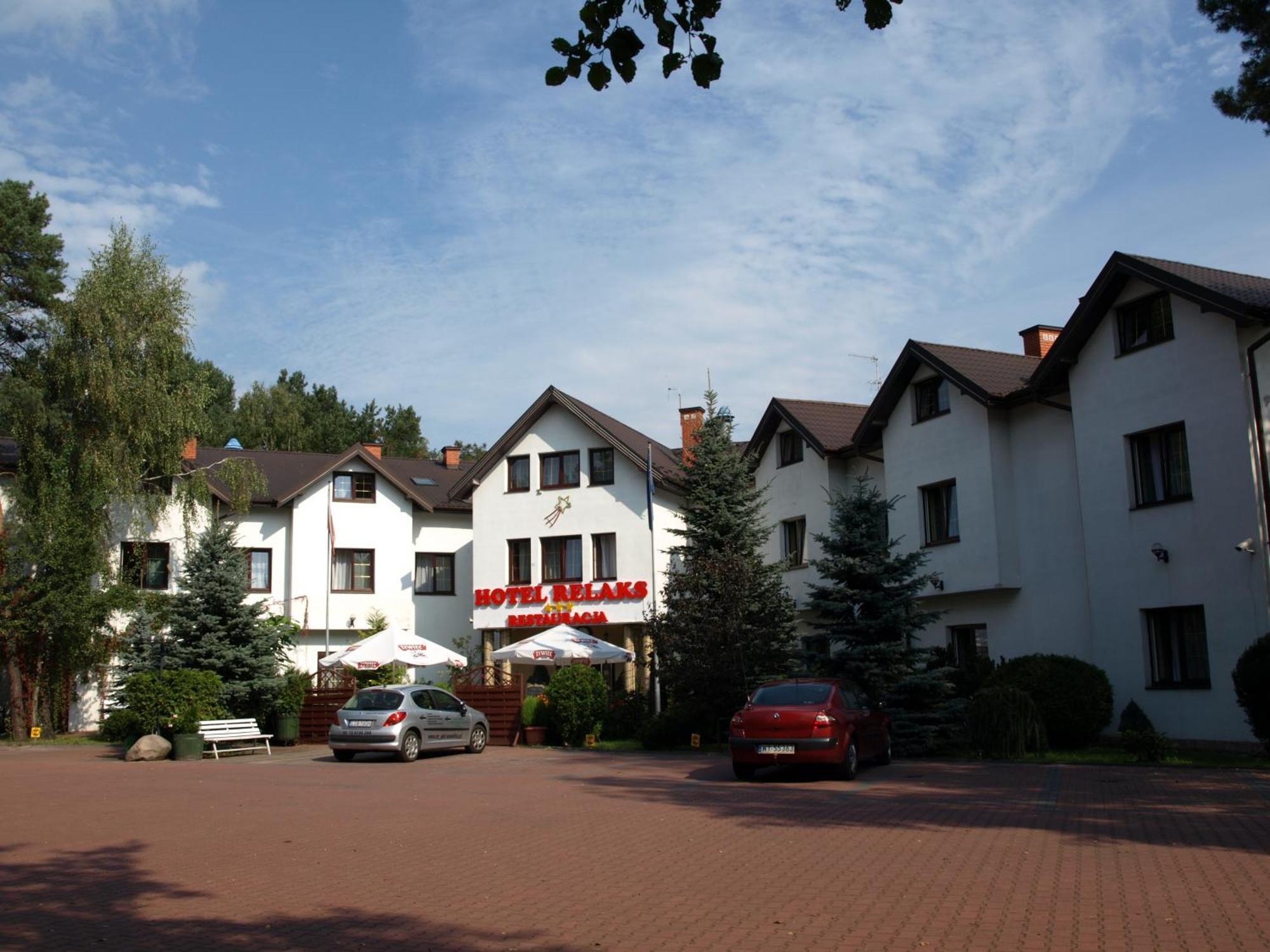 Hotel Relaks Wola Ducka Exteriör bild